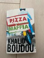 Pizza Maffia - Khalid Boudou (Boek), Boeken, Ophalen of Verzenden, Zo goed als nieuw, Nederland