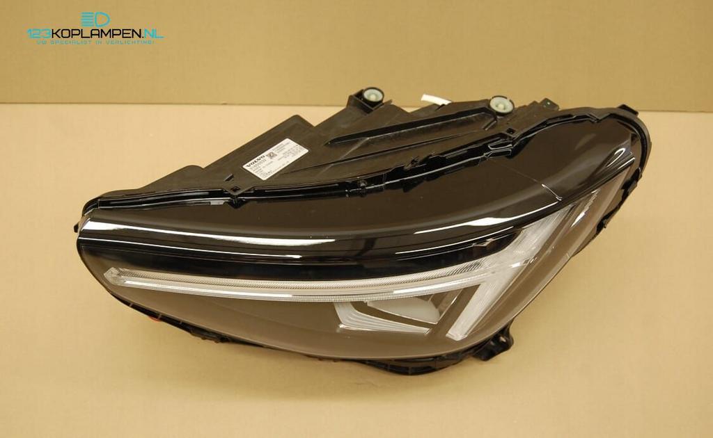(J3) Volvo C40 Led koplamp links, Ophalen, Gebruikt, -, -