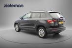 Skoda KAROQ 1.5 TSI ACT Business Edition Automaat - Carplay,, Auto's, 4 cilinders, Zwart, Bedrijf, 690 kg