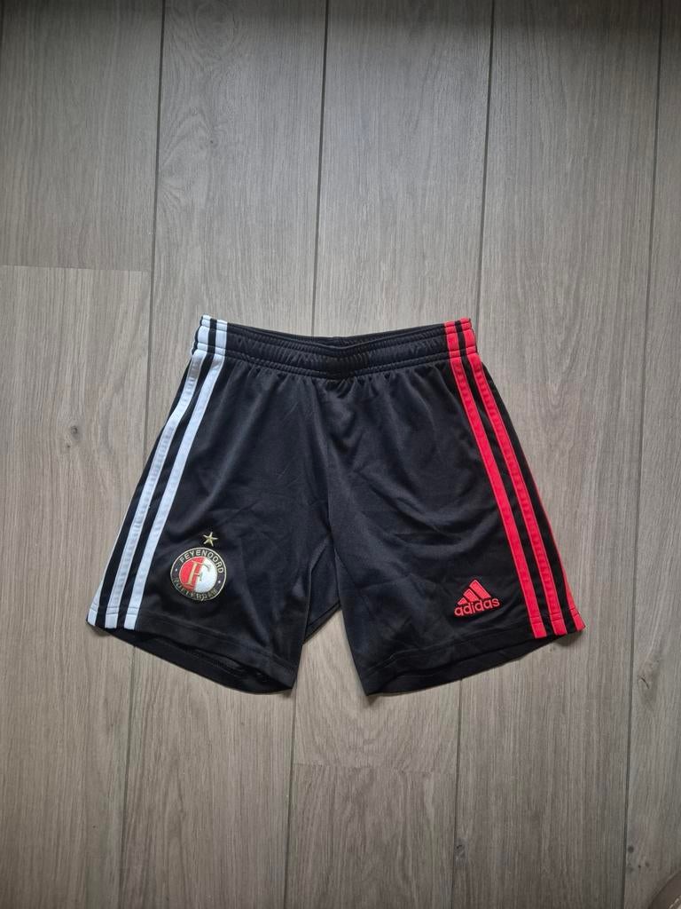 Adidas Feyenoord short korte broek mt 128 zgan, Kinderen en Baby's, Kinderkleding | Maat 128, Ophalen of Verzenden, Zo goed als nieuw