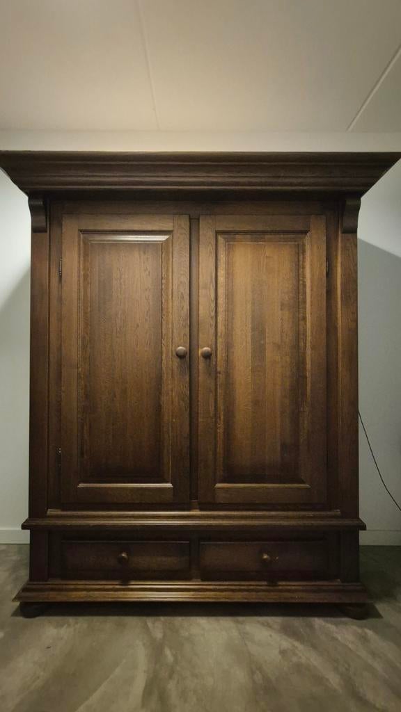 Massief eiken kast met twee deuren en lades, Ophalen