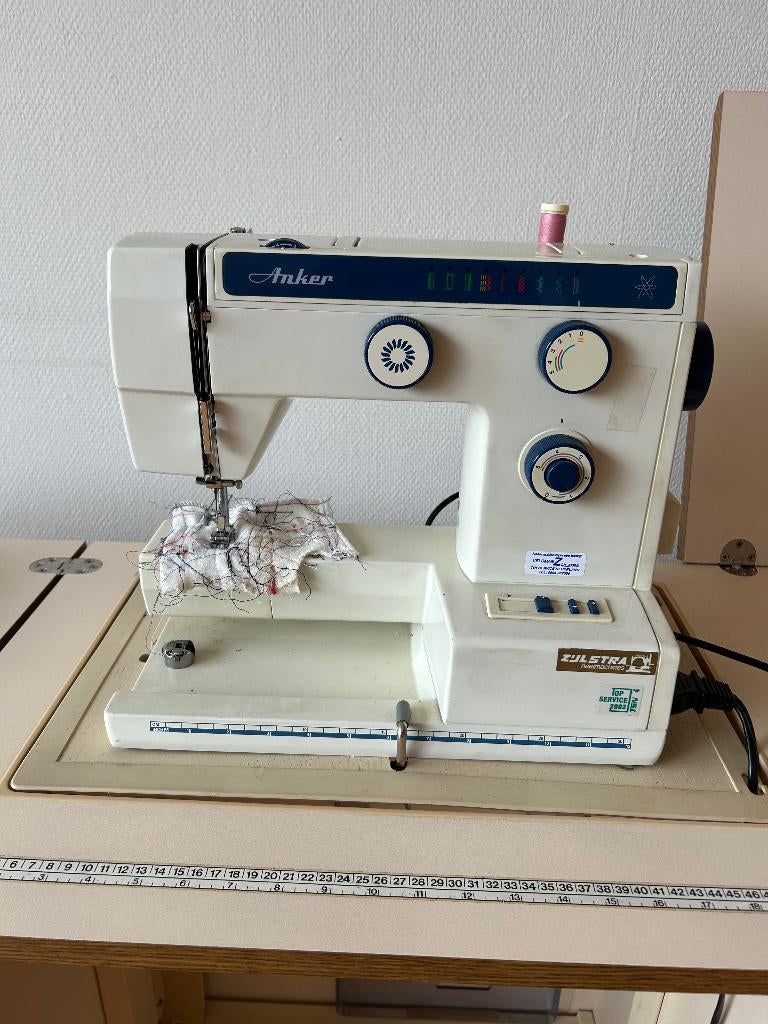Naaimachine Anker met meubel, Hobby en Vrije tijd, Naaimachines en Toebehoren, Ophalen, Gebruikt, Naaimachine, Overige merken
