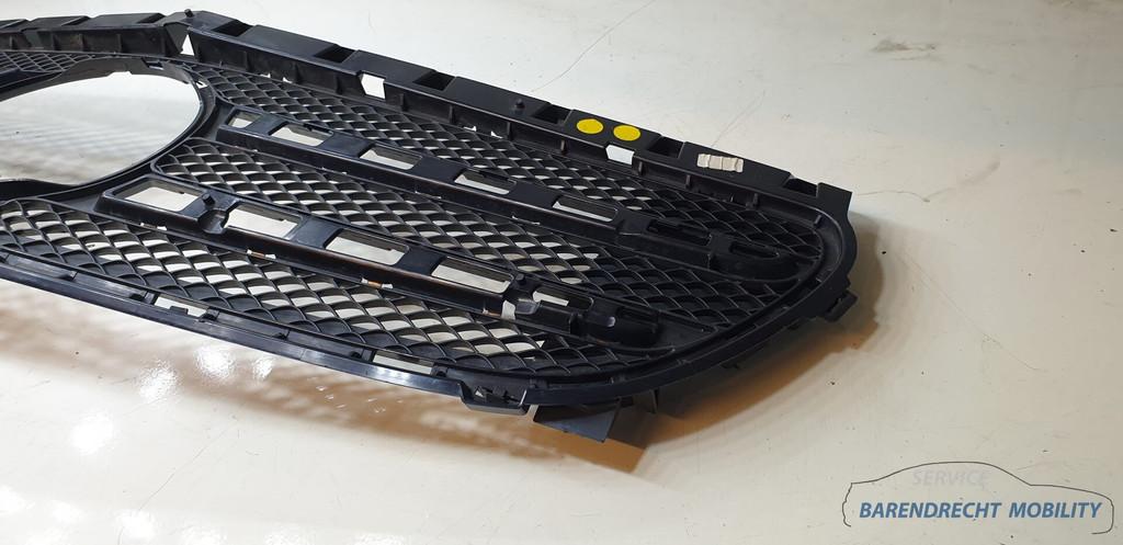 Radiateur grille Mercedes B klasse W246 A2468880538 grill zw, Gebruikt, Mercedes-Benz AG, Mercedes-Benz, Ophalen of Verzenden