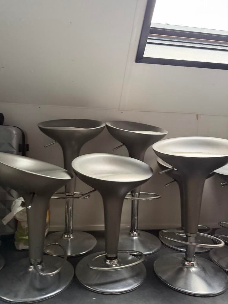 12 barkrukken - Modern design, verstelbaar, Huis en Inrichting, Barkrukken, Ophalen, Kunststof, In hoogte verstelbaar, 60 tot 90 cm