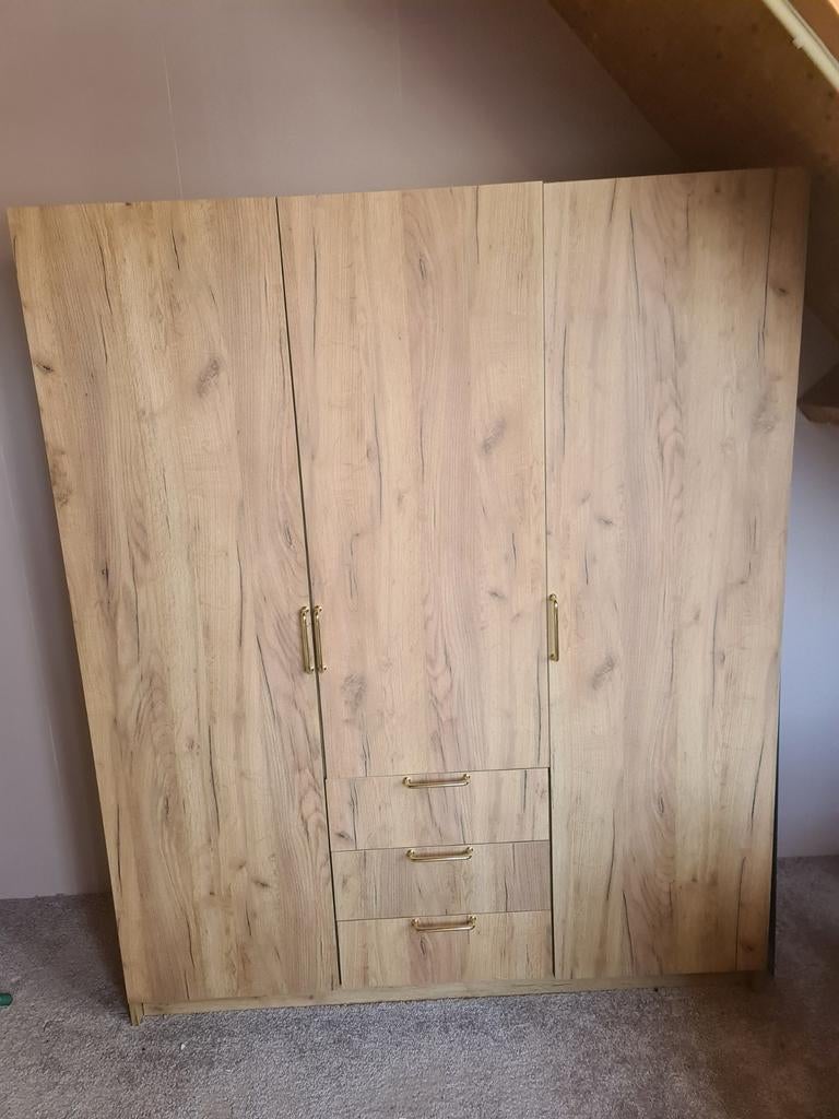 Jenslev kledingkast met 3 deuren en 3 lades, Ophalen, 100 tot 150 cm, Zo goed als nieuw, Modern