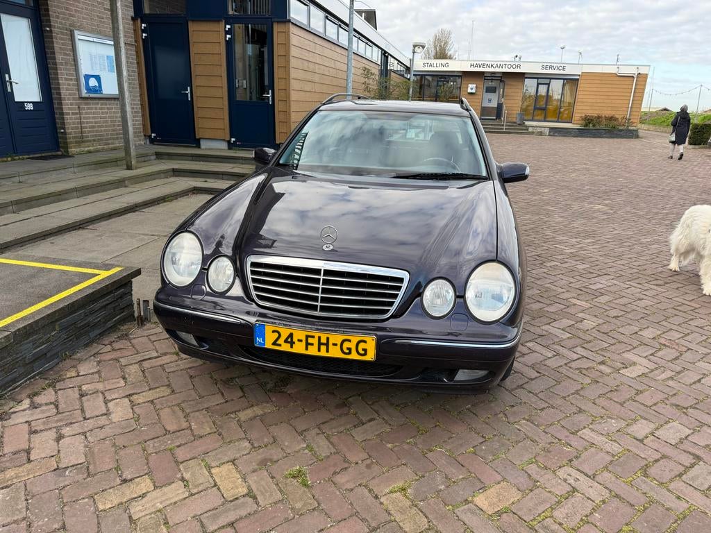 Mercedes-Benz E-Klasse 3.2 CDI E320 Combi Classic AUT 2000, Auto's, Mercedes-Benz, Achterwielaandrijving, 3222 cc, Blauw, Origineel Nederlands