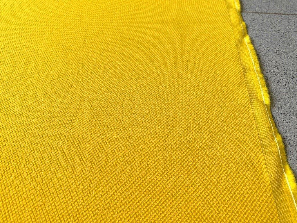 Kvadrat Steelcut 2 445; zonnebloemgeel; restant meubelstof, Wol, 120 cm of meer, Geel, Nieuw