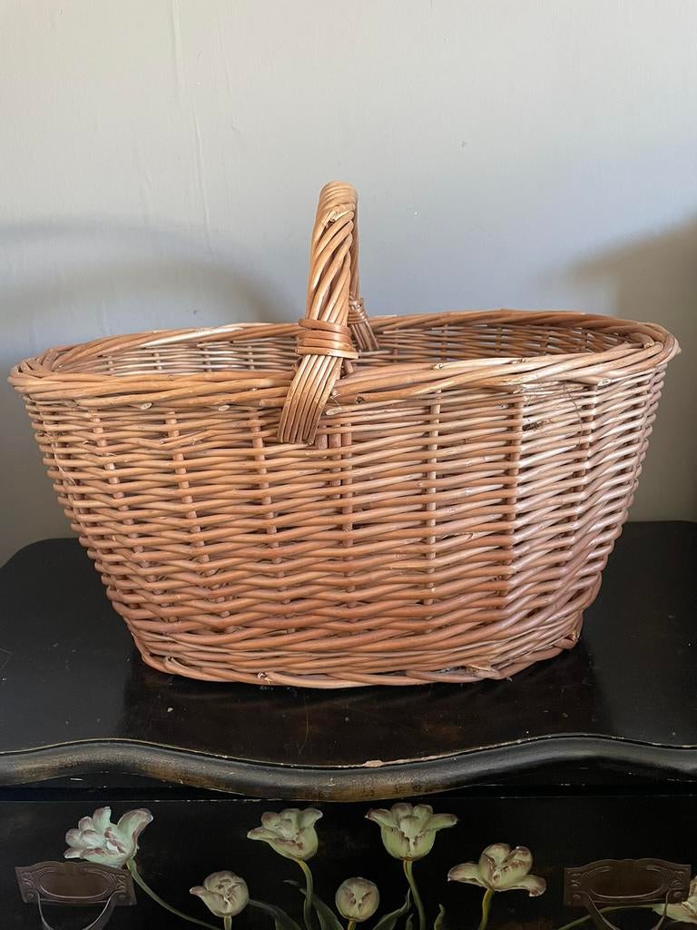 Mooie grote rieten mand met handvat, Ophalen, Zo goed als nieuw