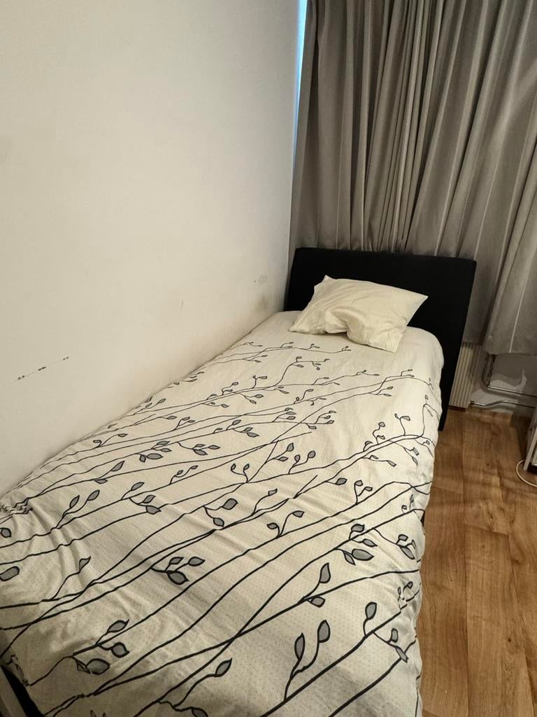 Bed eenpersoons, 90 cm, Eenpersoons, Ophalen of Verzenden, Zo goed als nieuw