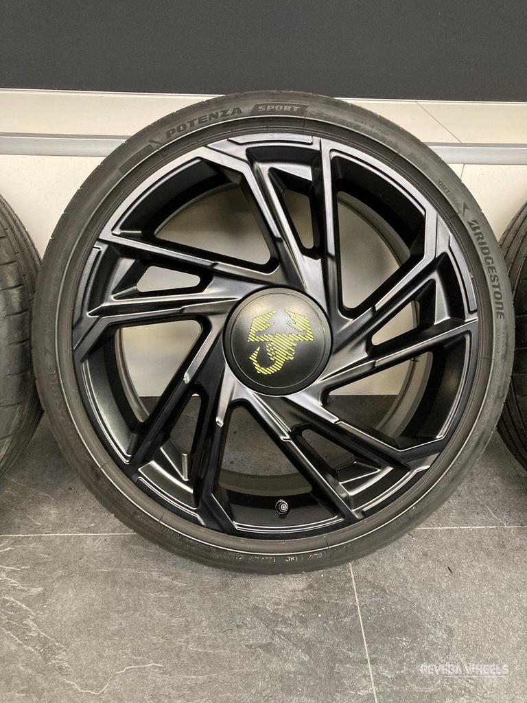 18 inch originele Fiat 500e Abarth velgen + banden 4x98, Auto-onderdelen, Banden en Velgen, Banden en Velgen, Zomerbanden, 18 inch