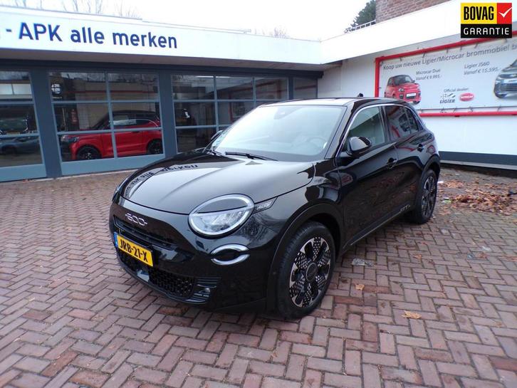 Fiat 600 1.2 Hybrid La Prima Automaat BTW! 18"LMV/Navi/Apple, Auto's, Fiat, Te koop, Overige modellen, ABS, Achteruitrijcamera