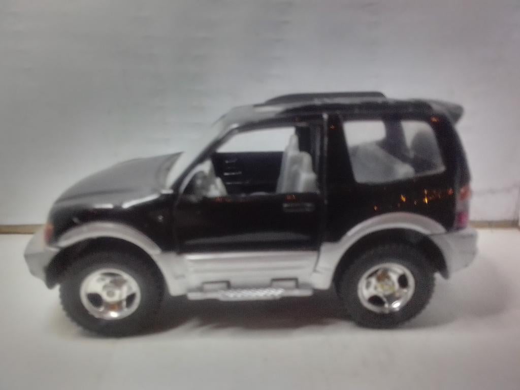 Mitsubishi Pajero, Ophalen, Zo goed als nieuw, Auto