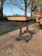 Tafel met gietijzeren onderstel en houten blad binnen buiten, Ophalen of Verzenden