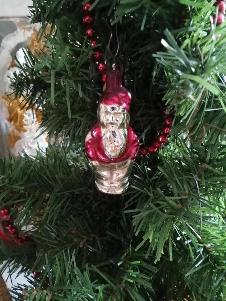 oude kerstbal dikker glas van boetje met handen in zakken, Diversen, Kerst, Gebruikt, Ophalen of Verzenden