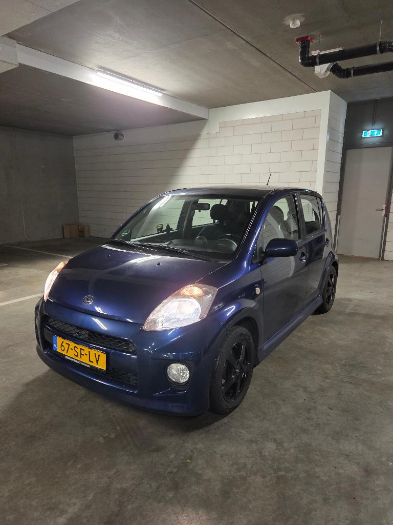 Sirion 2 1.3-16V Comfort | SPORT | AIRCO | CRUISE |WINTERSET, Voorwielaandrijving, Stof, 40 €/maand, Zwart