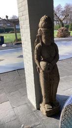 Oude indonesische priesteres/tempel figuur, Ophalen