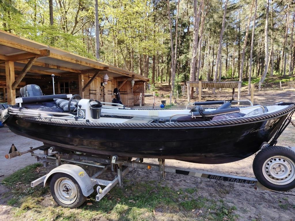 Stijlvolle sloep met buitenboordmotor en trailer, Ophalen, Gebruikt, Tot 10 pk, 3 tot 6 meter