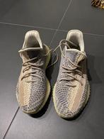In zeer goede staat adidas yeezys maat 44, Kleding | Heren, Schoenen, Ophalen of Verzenden, Zo goed als nieuw