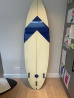 Custom 6'1 Thruster Surfboard - Goede Staat, Watersport en Boten, Golfsurfen, Ophalen of Verzenden, Gebruikt, Shortboard, Met vinnen