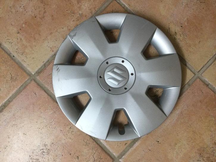 Wieldop Suzuki (15 inch) nr 2, Auto diversen, Wieldoppen, Gebruikt, Ophalen of Verzenden