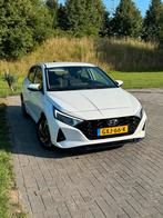 Hyundai i20 1.0 T-gdi 48V 100PK 7DCT 2021 Wit, Auto's, Euro 5, 450 kg, Zwart, 100 pk