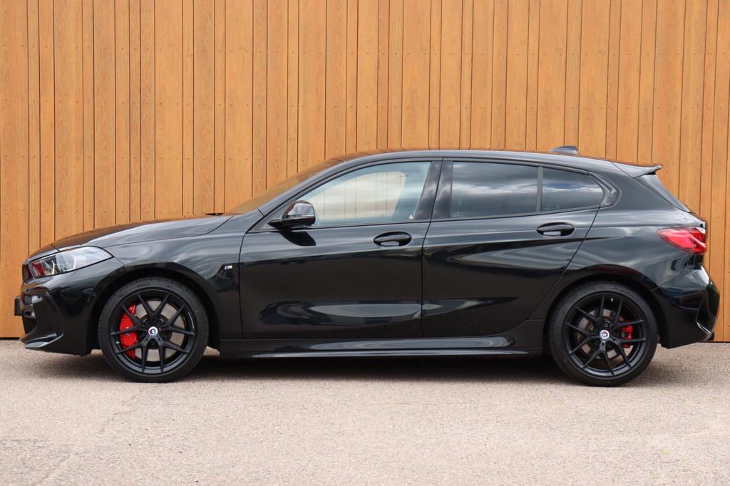 BMW 1-serie 116i Introduction Ed. M-Sport orgNL camera Perfo, 12 maanden, Gebruikt, Leder en Stof, Zwart