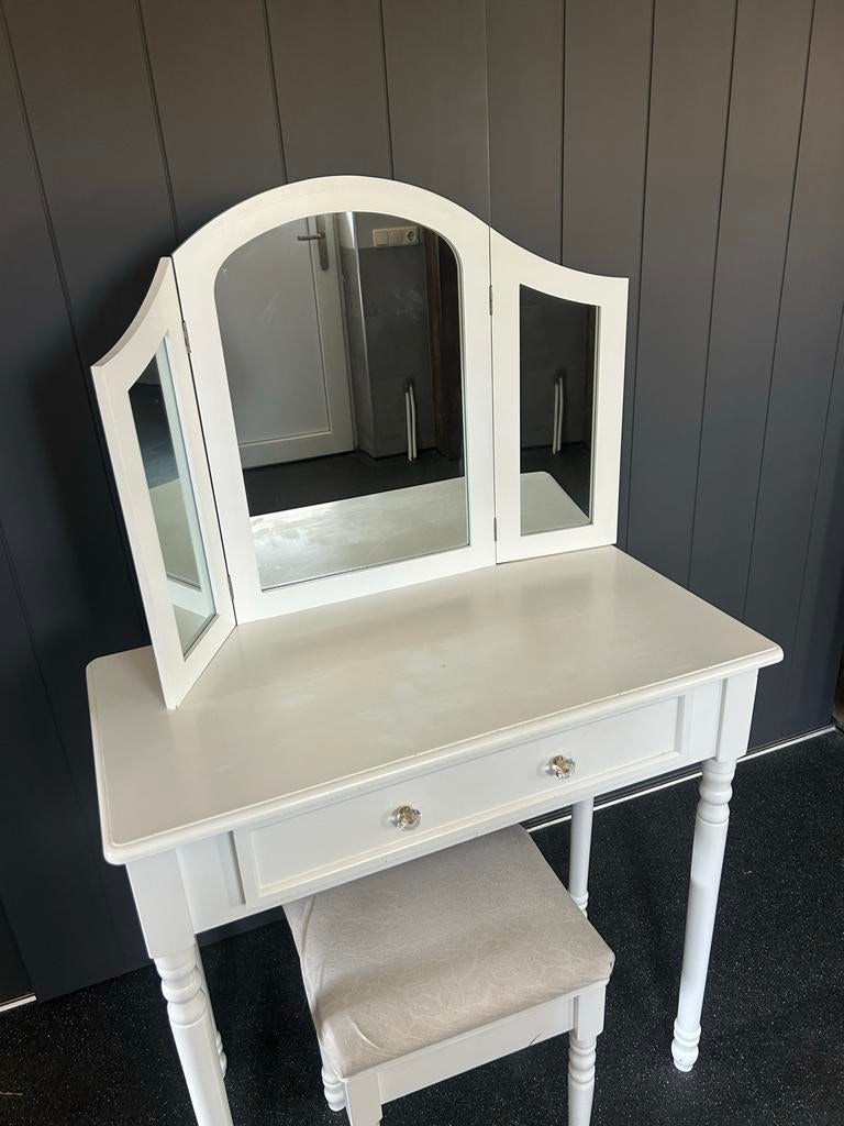 Leuke make-up tafel in goede staat, Zo goed als nieuw, Minder dan 100 cm, Hout, 50 tot 100 cm