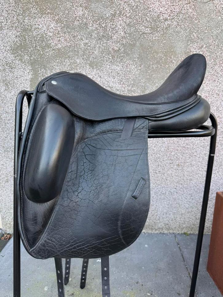 Custom Icon star 17,5inch, Dieren en Toebehoren, Paarden en Pony's | Zadels, Zo goed als nieuw, Dressuur, Ophalen