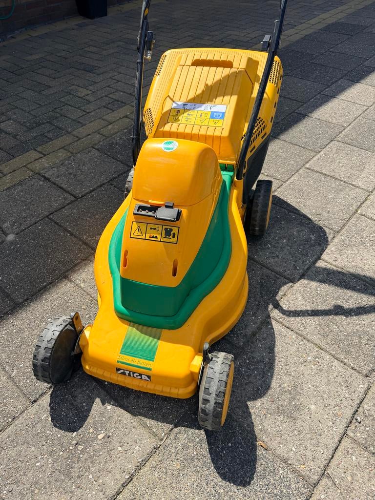 Stiga Accu Grasmaaier 24V 500W - ES 401, Cirkelmaaier, Gebruikt, Accu-grasmaaier, Ophalen of Verzenden