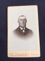 CDV, Man, W.D. NIESTADT & ZOON, SCHAGEN, Carte de Visite, Ophalen of Verzenden, Voor 1940, Gebruikt, Foto
