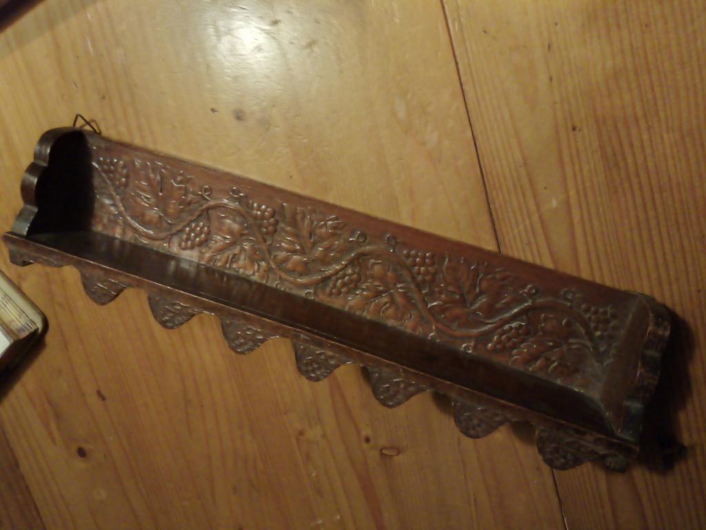 Houten wandplankje met druivenmotief, Ophalen of Verzenden