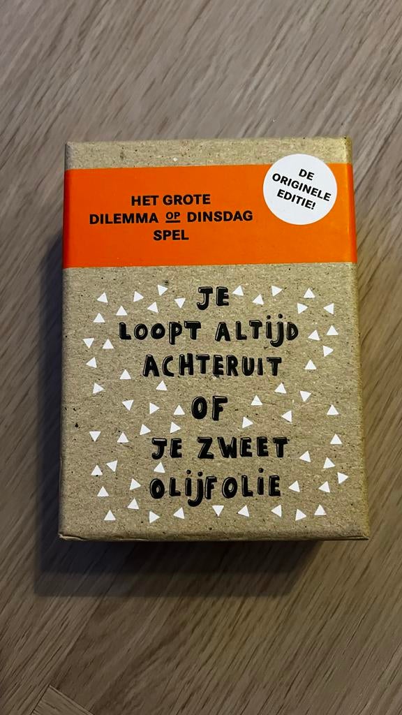 Dilemma op Dinsdag - Originele Editie!, Drie of vier spelers, Ophalen of Verzenden, Zo goed als nieuw