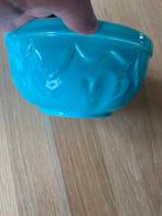 Vintage blauwe schaal / kom keramiek met reliëf, Huis en Inrichting, Gebruikt, Porselein of Keramiek, Schaal, Rond