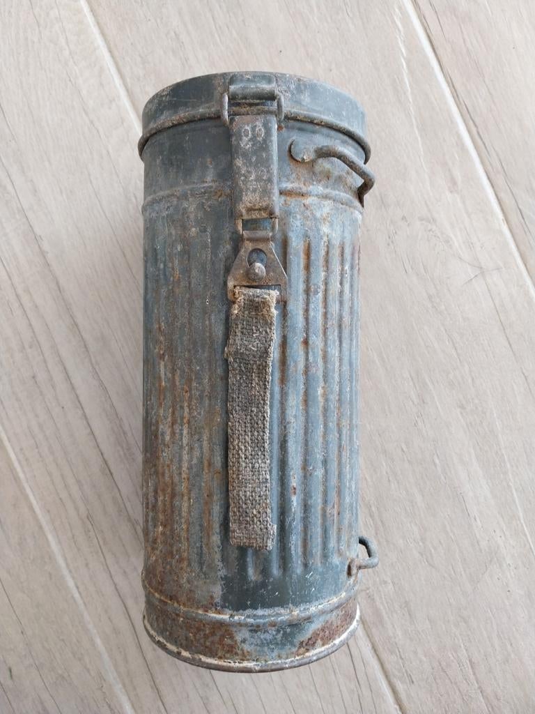 Duitse gasmasker bus kanister wo2 1944, Ophalen of Verzenden, Landmacht, Duitsland