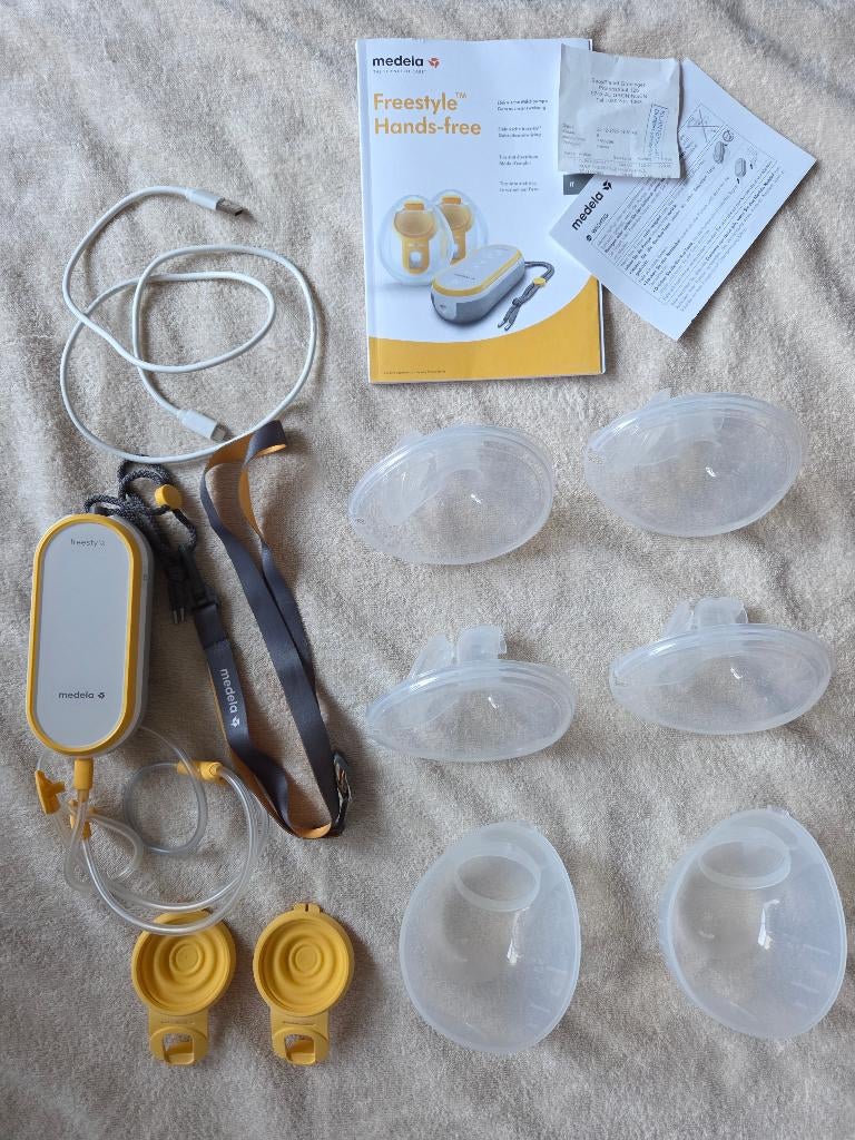 Medela Freestyle handsfree dubbele elektrische borstkolf, Kinderen en Baby's, Ophalen, Zo goed als nieuw, Borstkolf