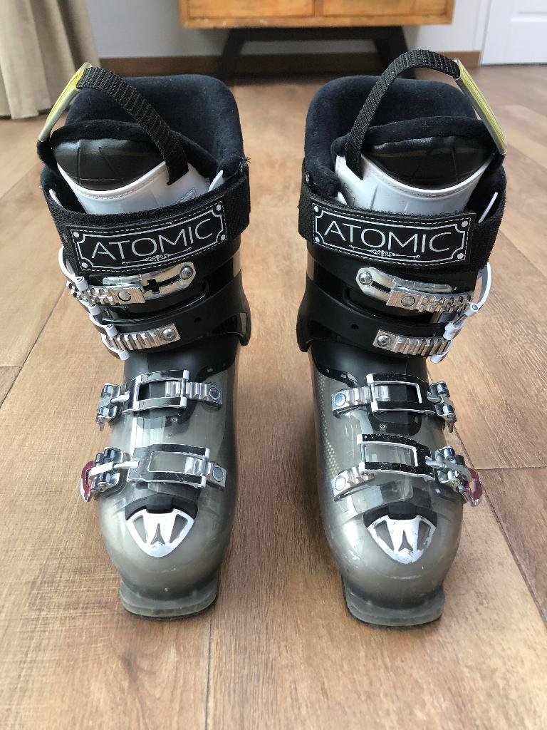 Skischoenen maat 39, Sport en Fitness, Skiën en Langlaufen, 160 tot 180 cm, Schoenen, Ophalen of Verzenden, Zo goed als nieuw