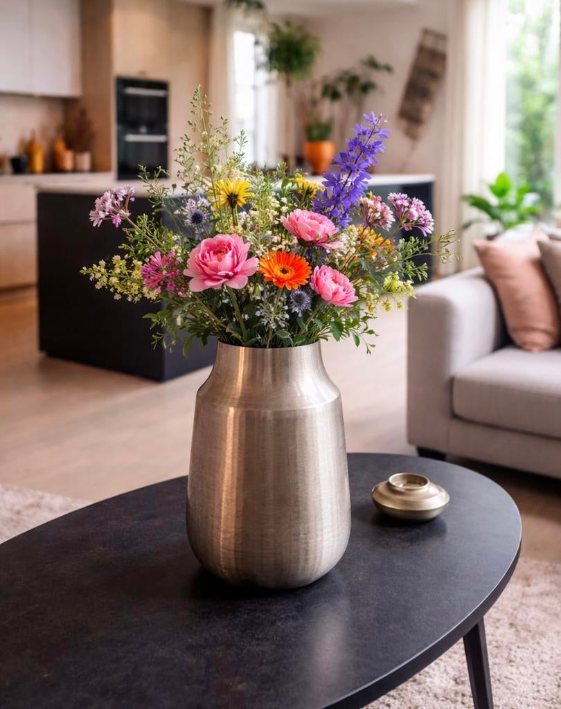 Bloemen vaas - gouden metallic geborsteld vaas - flower vase, Overige materialen, Overige kleuren, Ophalen of Verzenden, Zo goed als nieuw