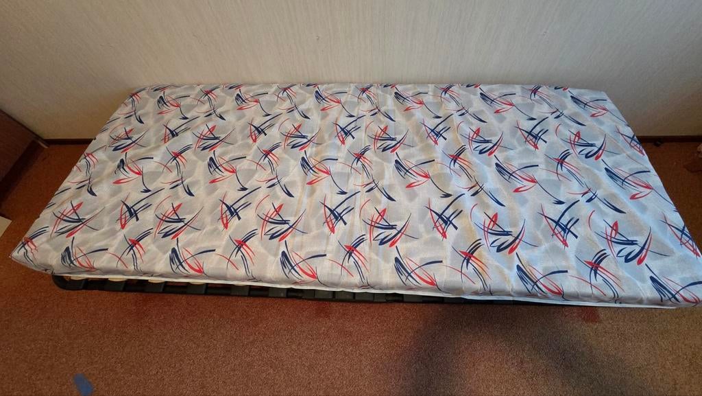 Handig opklapbaar logeerbed / vouwbed, Gebruikt, 80 cm, Metaal, Overige kleuren