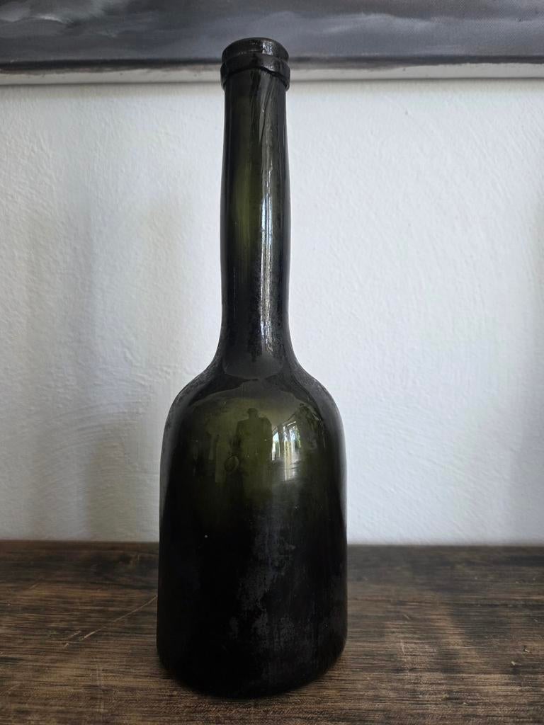Antieke 18e-eeuwse 'Lady Leg' fles - Bodemvondst, Ophalen of Verzenden