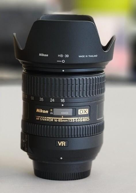 Nikon AF-S DX 16-85mm F/3.5-5.6 G ED VR - NETTE STAAT -, Ophalen of Verzenden, Zo goed als nieuw, Standaardlens, Zoom