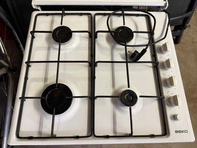Gaskookstel + Pannen, Witgoed en Apparatuur, Kookplaten, Zo goed als nieuw, Vrijstaand, Gas, 4 kookzones, Ophalen