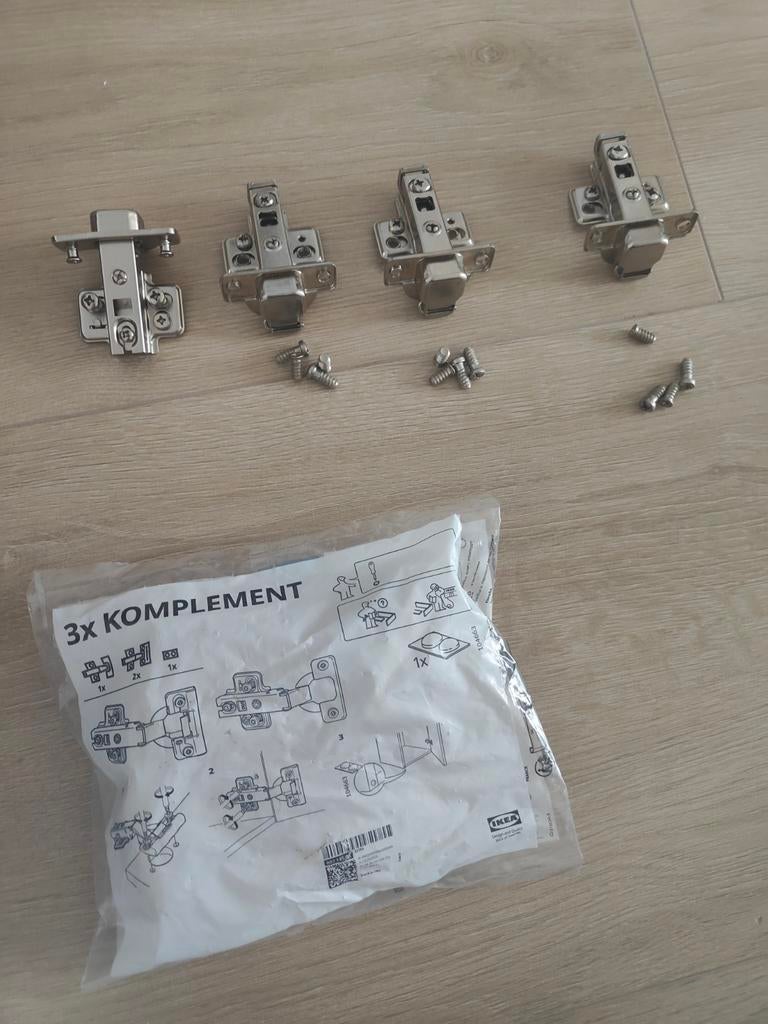 7x IKEA Komplement scharnieren met schroeven, Ophalen, Scharnier
