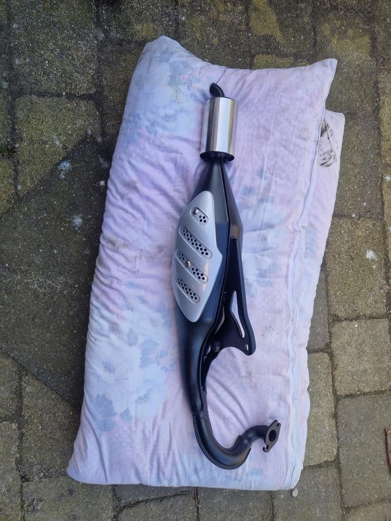 Originele uitlaat Aprilia SR 50 Minarelli Horizontaal, Ophalen of Verzenden, Zo goed als nieuw, Uitlaat, Aprilia