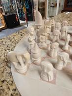 Stenen schaakbord met figuren, Ophalen of Verzenden, Minder dan 500 stukjes