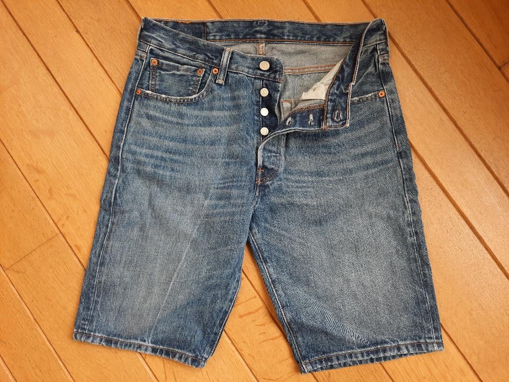 Levi Strauss & Co 501 spijker bermuda maat 31, Ophalen of Verzenden, Zo goed als nieuw, Blauw, W32 (confectie 46) of kleiner