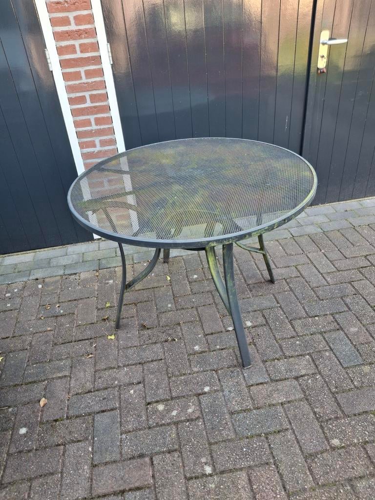 Ijzeren ronde tuintafel., Tuin en Terras, Tuintafels, Ophalen of Verzenden, Gebruikt, Rond, Metaal