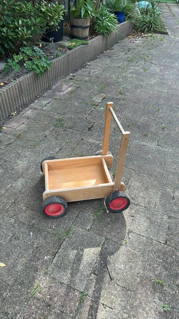 Houten loopwagen met rode wielen, Ophalen, Gebruikt, Duwvoertuig