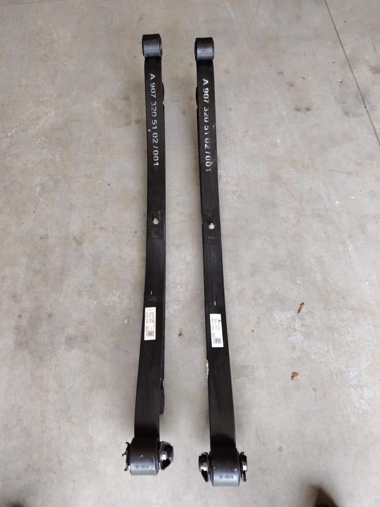 2x Mercedes Sprinter bladveren A9073205102, Ophalen, Nieuw, Mercedes-Benz