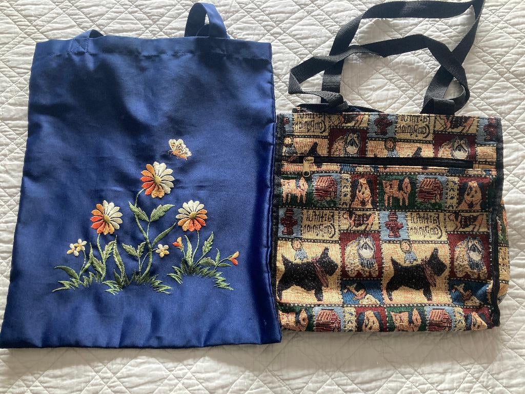 Shopper met hondjes en katoenen tasje met borduursel, Sieraden, Tassen en Uiterlijk, Tassen | Damestassen, Ophalen of Verzenden