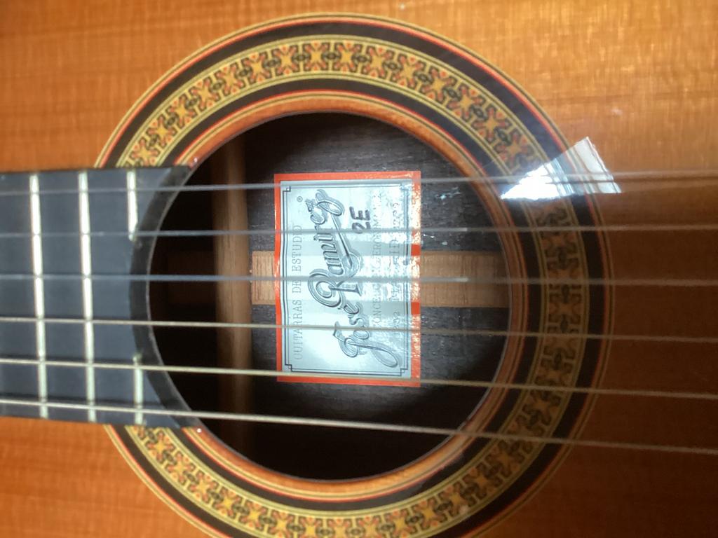 Ik zoek iemand die mij klassiek gitaarles wil geven., Ophalen of Verzenden, Zo goed als nieuw, Klassieke of Spaanse gitaar